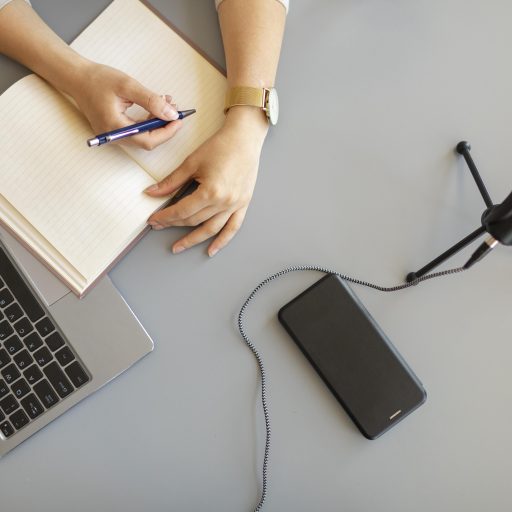 Публикации в СМИ превращают читателей в покупателей.