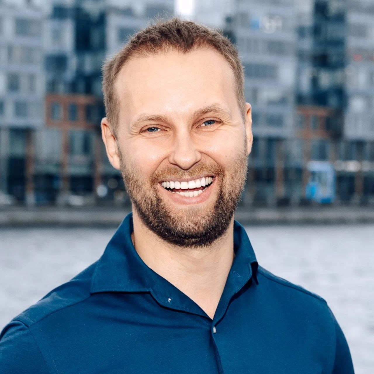 Виктор Платонов