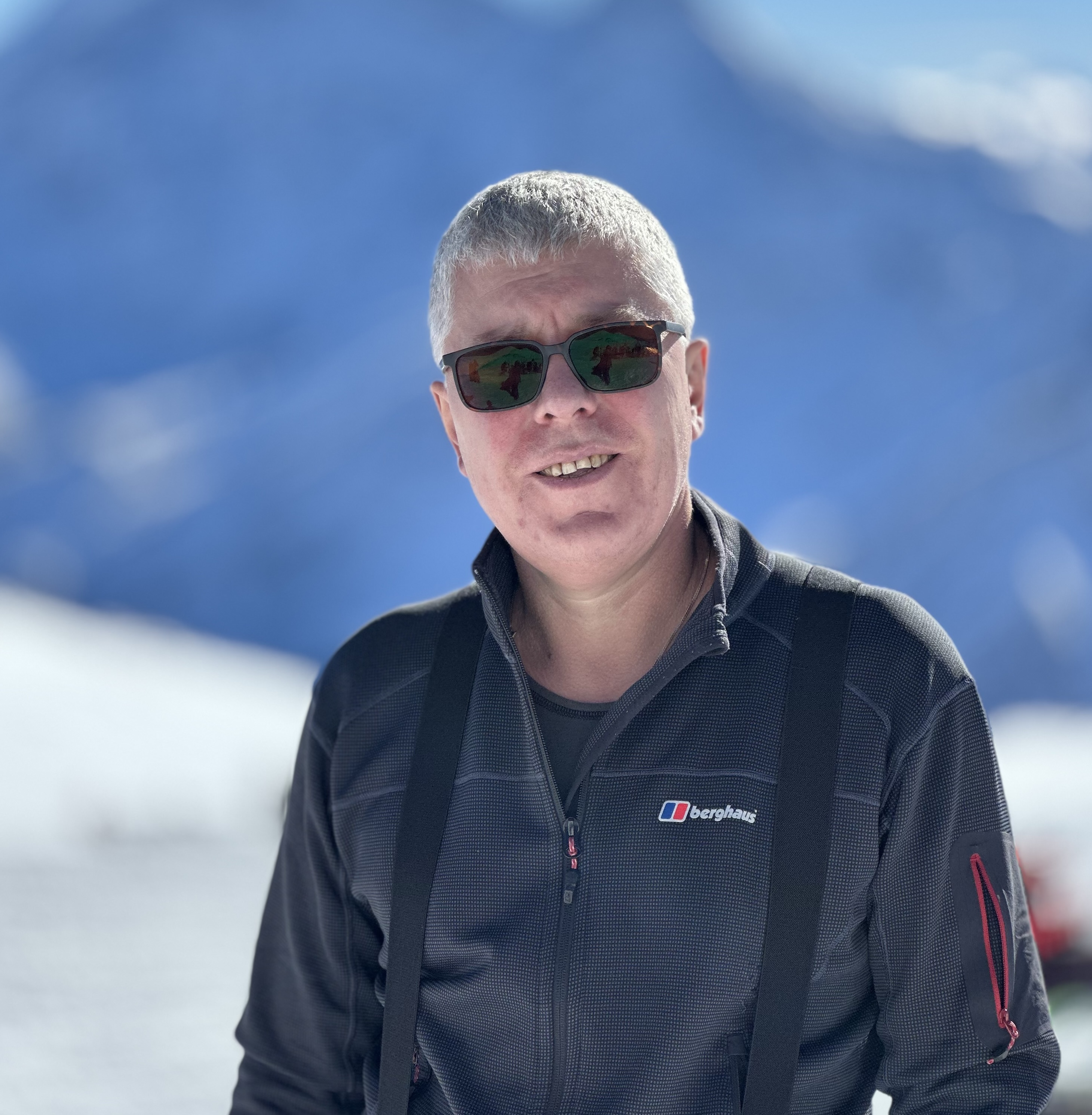 Две Судьбоносные Линии: От Афгана до Недвижимости