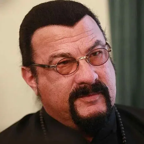 Стивен Сигал прощается с Рублёвкой: знаменитый актер выставил на продажу свой особняк