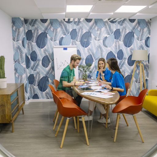 Иллюзия свободы: как коворкинги блефуют перед риелторами