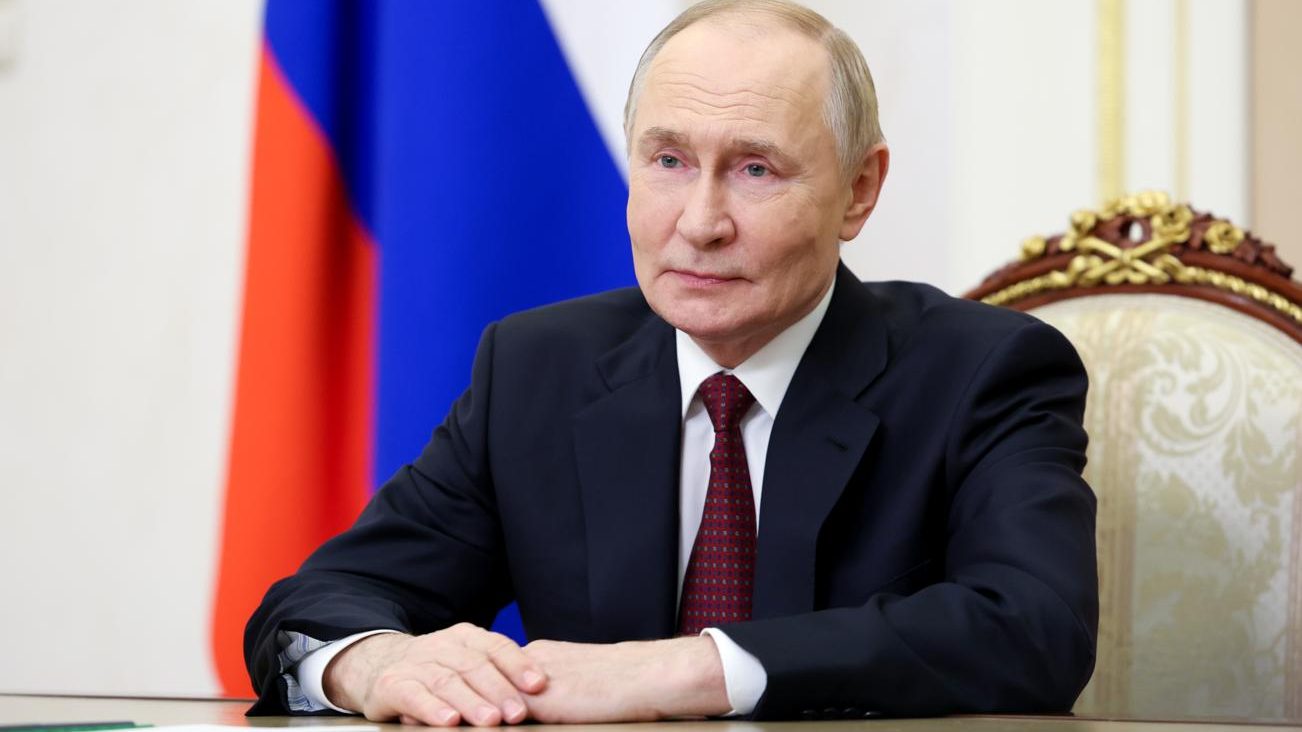 Путин поручил утвердить план восстановления старинных зданий в каждом регионе РФ