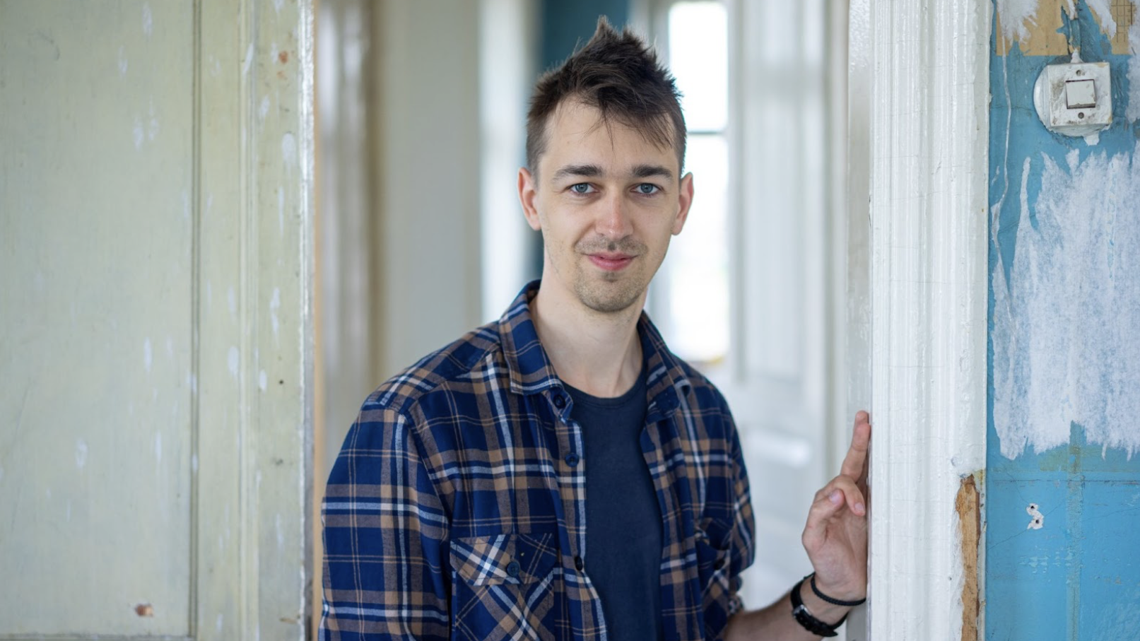 Как Иван Магарев купил «замок» на Авито и решил спасти историю Устья